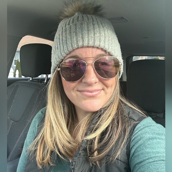 Meet your Posher, Stephanie - Picture 1 of 1